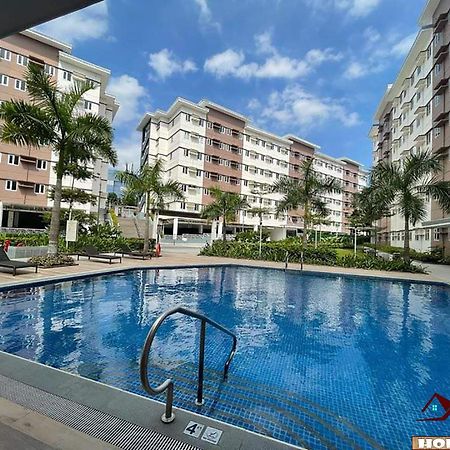 J & F Homestay - Cavite, Philippines Trece Martires Bagian luar foto