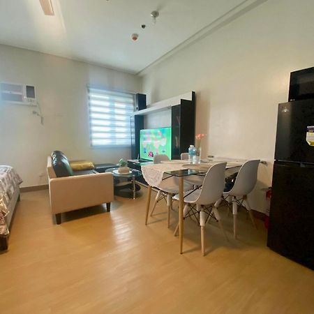J & F Homestay - Cavite, Philippines Trece Martires Bagian luar foto