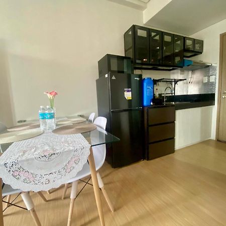 J & F Homestay - Cavite, Philippines Trece Martires Bagian luar foto
