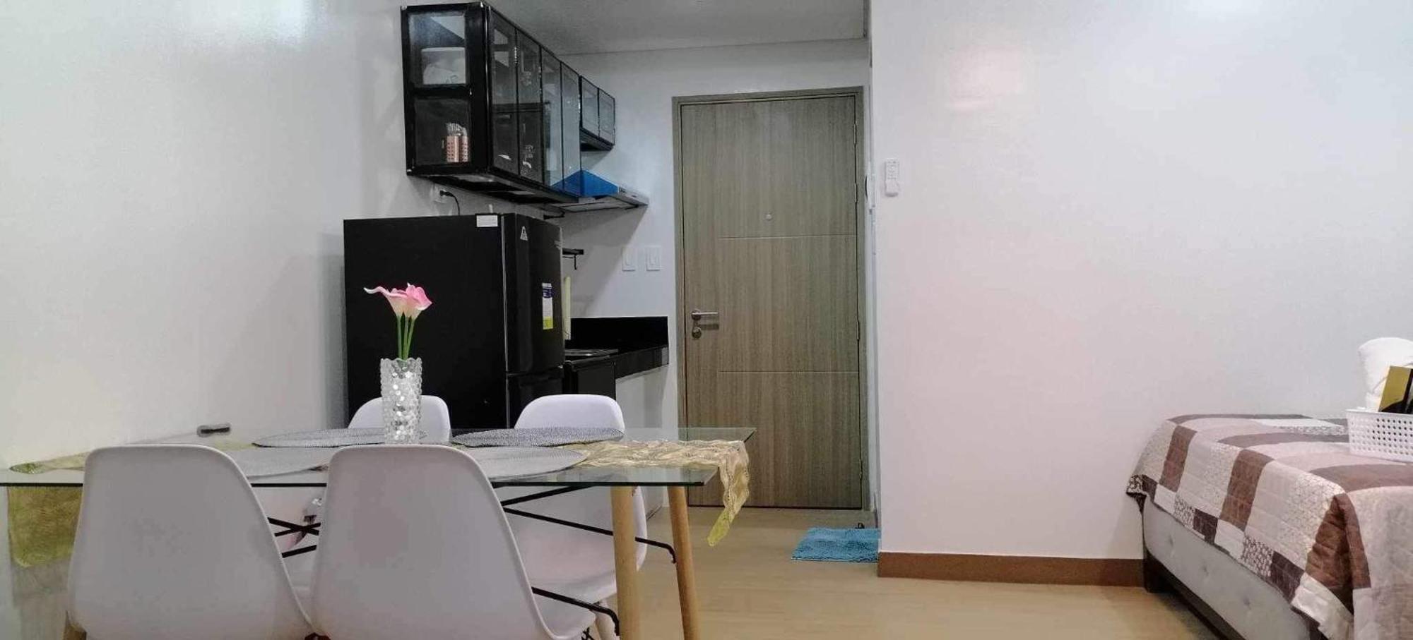 J & F Homestay - Cavite, Philippines Trece Martires Bagian luar foto