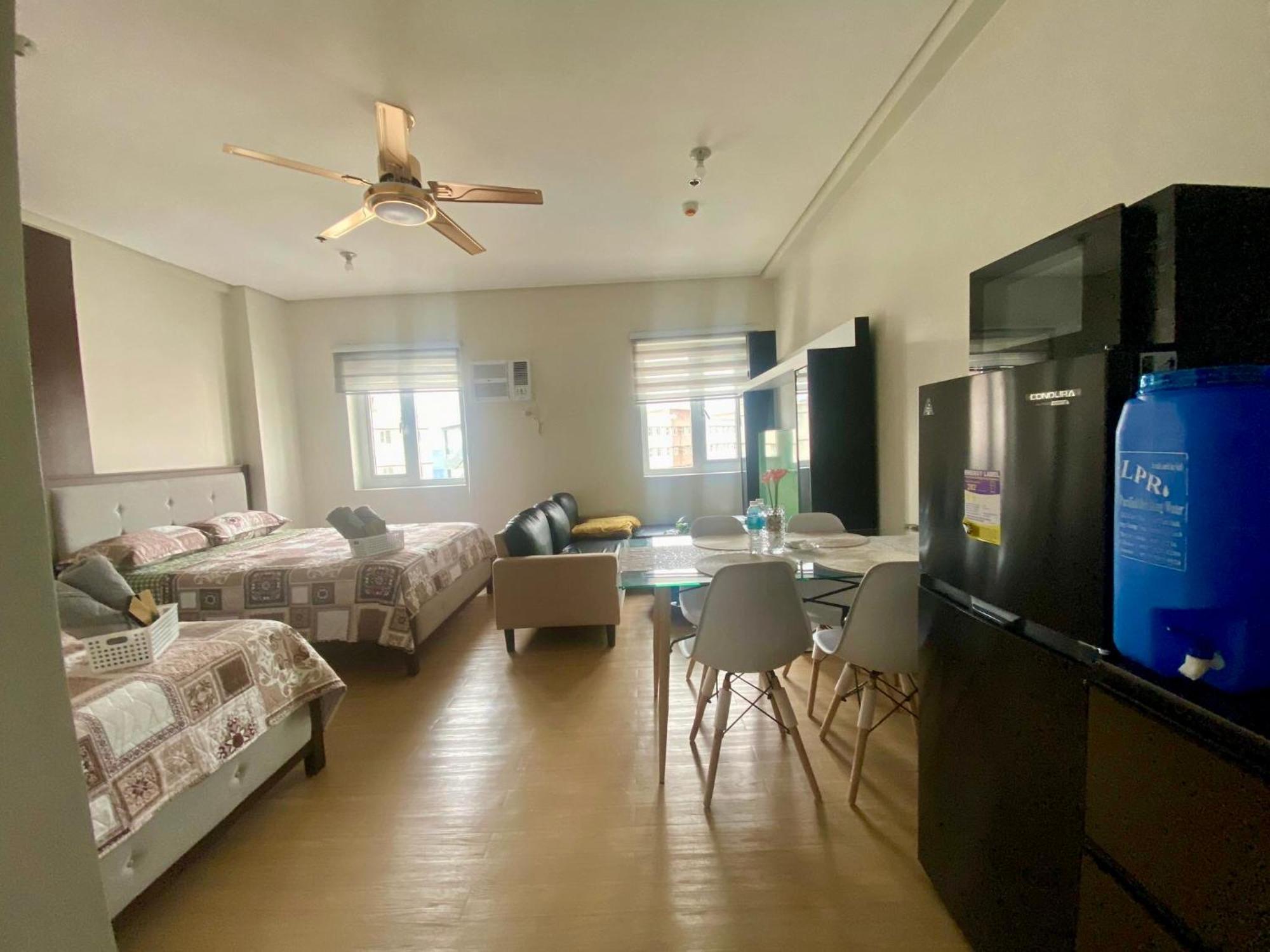 J & F Homestay - Cavite, Philippines Trece Martires Bagian luar foto