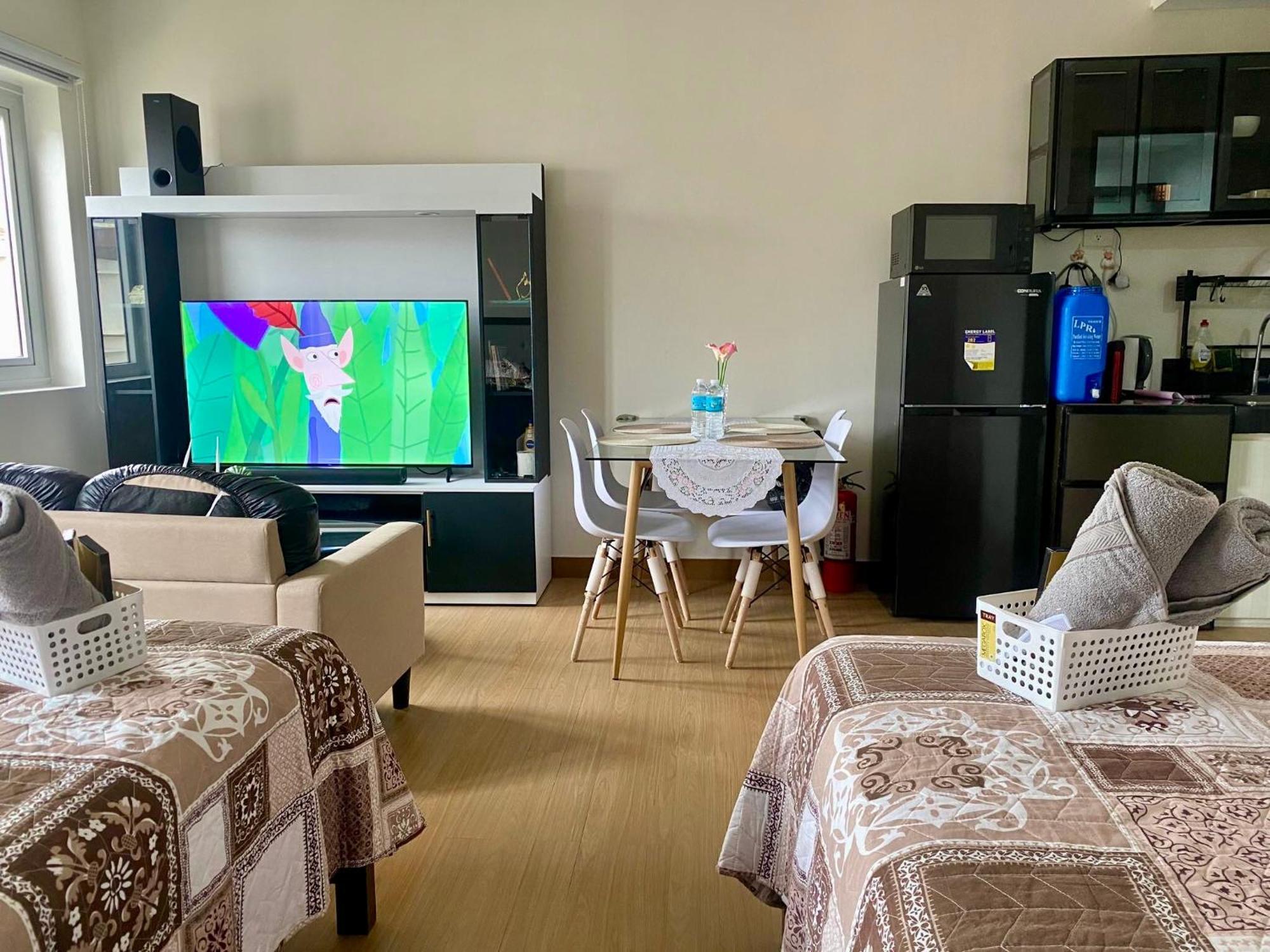 J & F Homestay - Cavite, Philippines Trece Martires Bagian luar foto
